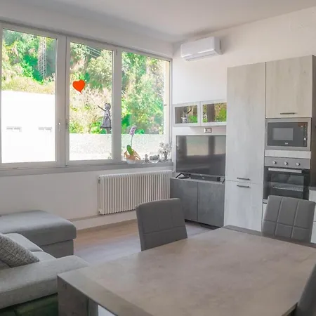 Cernobbio Apartment تْشيرنوبيو