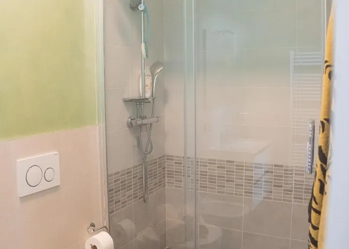 Cernobbio Apartment * تْشيرنوبيو