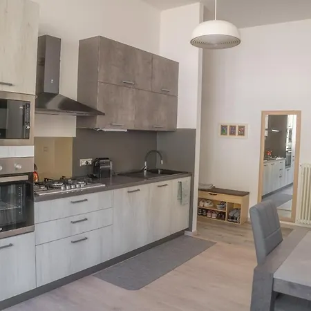 Cernobbio Apartment * 케르노비오