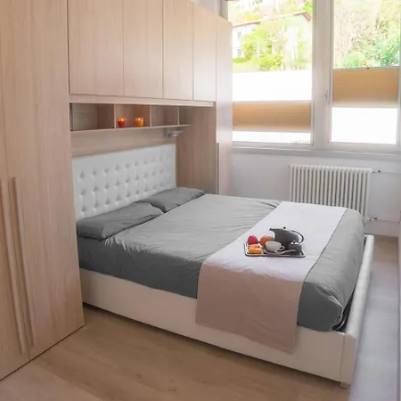 Cernobbio Apartment * 케르노비오