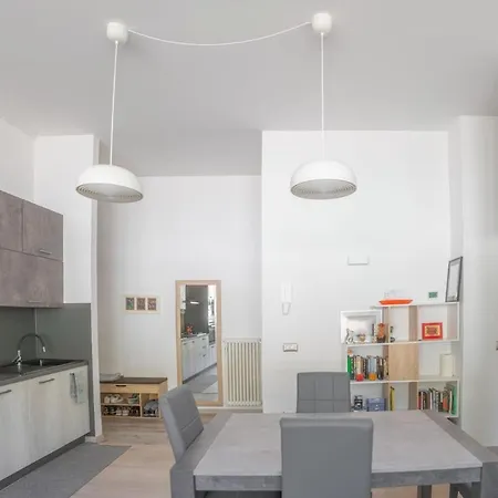 Cernobbio Apartment * 케르노비오