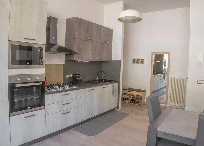 Cernobbio Apartment * 케르노비오